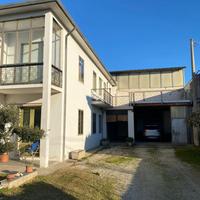 Arzergrande - Capannone con scoperto ed abitazione