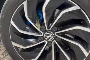 Cerchi e gomme originali vw golf 8