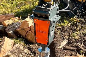 Spaccalegna a vite per miniescavatore