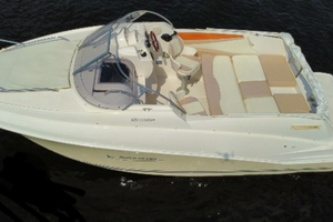 Quicksilver 610 cabin