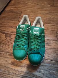 Titolo: Adidas Superstar originali verdi n. 43 1/3