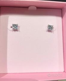 Orecchini a lobo Stilla Attract Taglio squadrato,