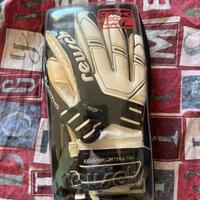 Guanti calcio Reusch