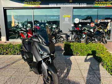 YAMAHA X-MAX 300 TUTTO INCLUSO ANCHE PASSAGGIO!