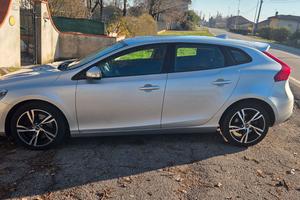 volvo v40 d3 momentum