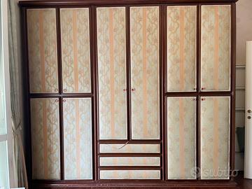 Armadio in legno + comodino