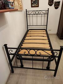 Letto singolo in ferro battuto