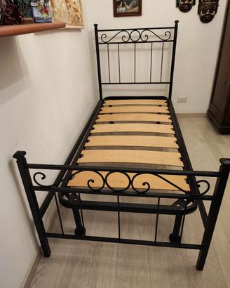 Letto singolo in ferro battuto