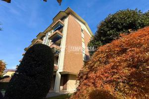 Verbania - Intra, trilocale con box auto