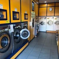 Lavanderia self  lavatrici e essiccatori profess