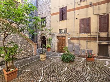 2 LOCALI A FIUGGI