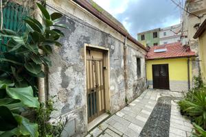 Casa a schiera da ristrutturare