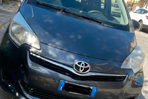 TOYOTA VERSO-S