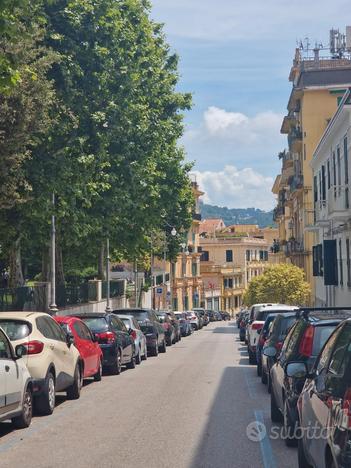 Ampio appartamento vista mare a salerno