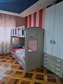 Cameretta per ragazzi con letto a castello