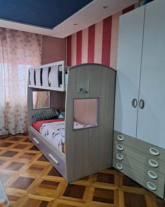 Cameretta per ragazzi con letto a castello