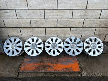 Cerchi in lega alluminio R 16