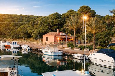 Porto Pino la casetta dei pescatori