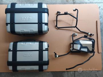 Telaietti e valigie Givi Trekker Triumph Tiger 800