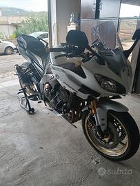 Yamaha Fazer 8