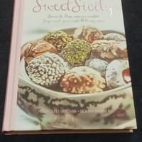 Sweet Sicily. Storie di pupi, amori e canditi. 