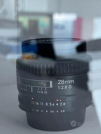 Nikon AF 28mm f/2.8 D  pari al nuovo