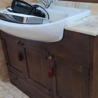 mobile bagno in legno completo di lavabo