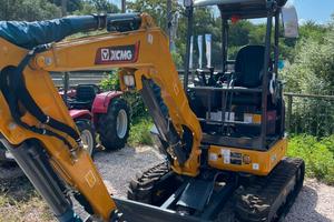 ESCAVATORE XCMG 27Q