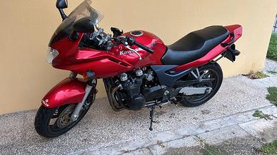 Kawasaki ZR-7 750 – 2002