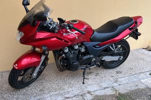 Kawasaki ZR-7 750 – 2002