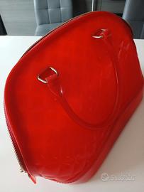 Borsa da donna in plastica usata
