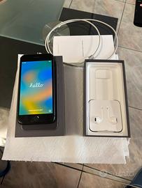 IPhone 8 con batteria nuova da sostituire