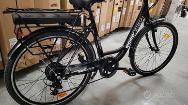 bicicletta a pedalata assistita come nuova 