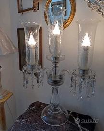 Lume Cristallo tre luci con pendenti vintage.