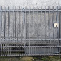 Cancello doppio battente e cancello pedonale