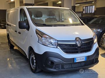 Renault trafic 2022 passo lungo