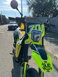 Husqvarna 701 Supermoto 2022