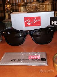 due paia di occhiali da sole RAYBAN 