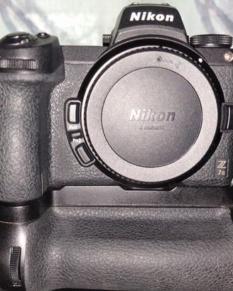 Nikon Z7II Nital 43.000 scatti + Battery Pack