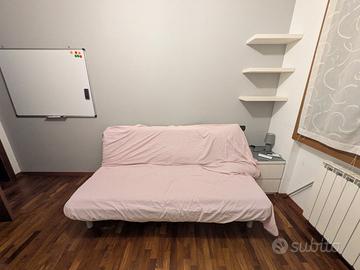 Camera IKEA completa: letto, armadio, comodini