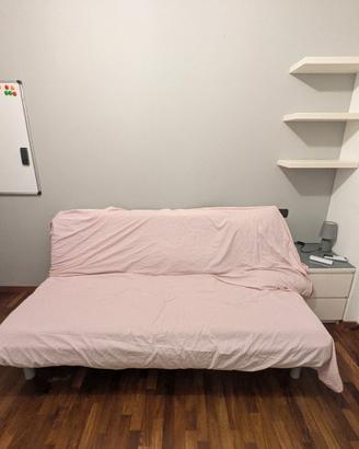 Camera IKEA completa: letto, armadio, comodini
