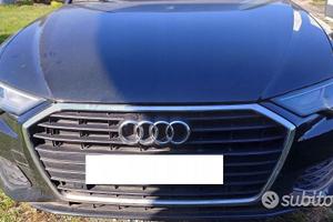 AUDI A6 C8 4K IN COLORE LX7J Au MUSATA ANTERIORE C