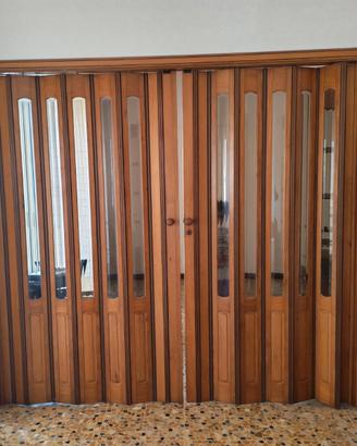 Porta a soffietto in legno