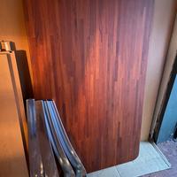 Tavolo in legno lamellare di design