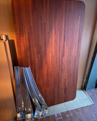 Tavolo in legno lamellare di design