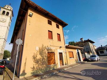 Laboratori e Appartamento unica casa teracelo