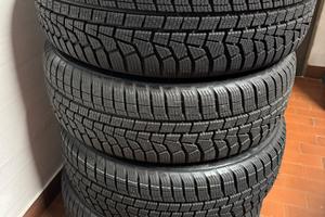Cerchi 15” con gomme invernali originali AUDI
