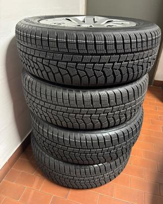 Cerchi 15” con gomme invernali originali AUDI