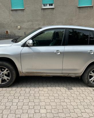 TOYOTA RAV4 3ª serie - 2010