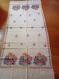 stoffa arazzo ricamato a mano 